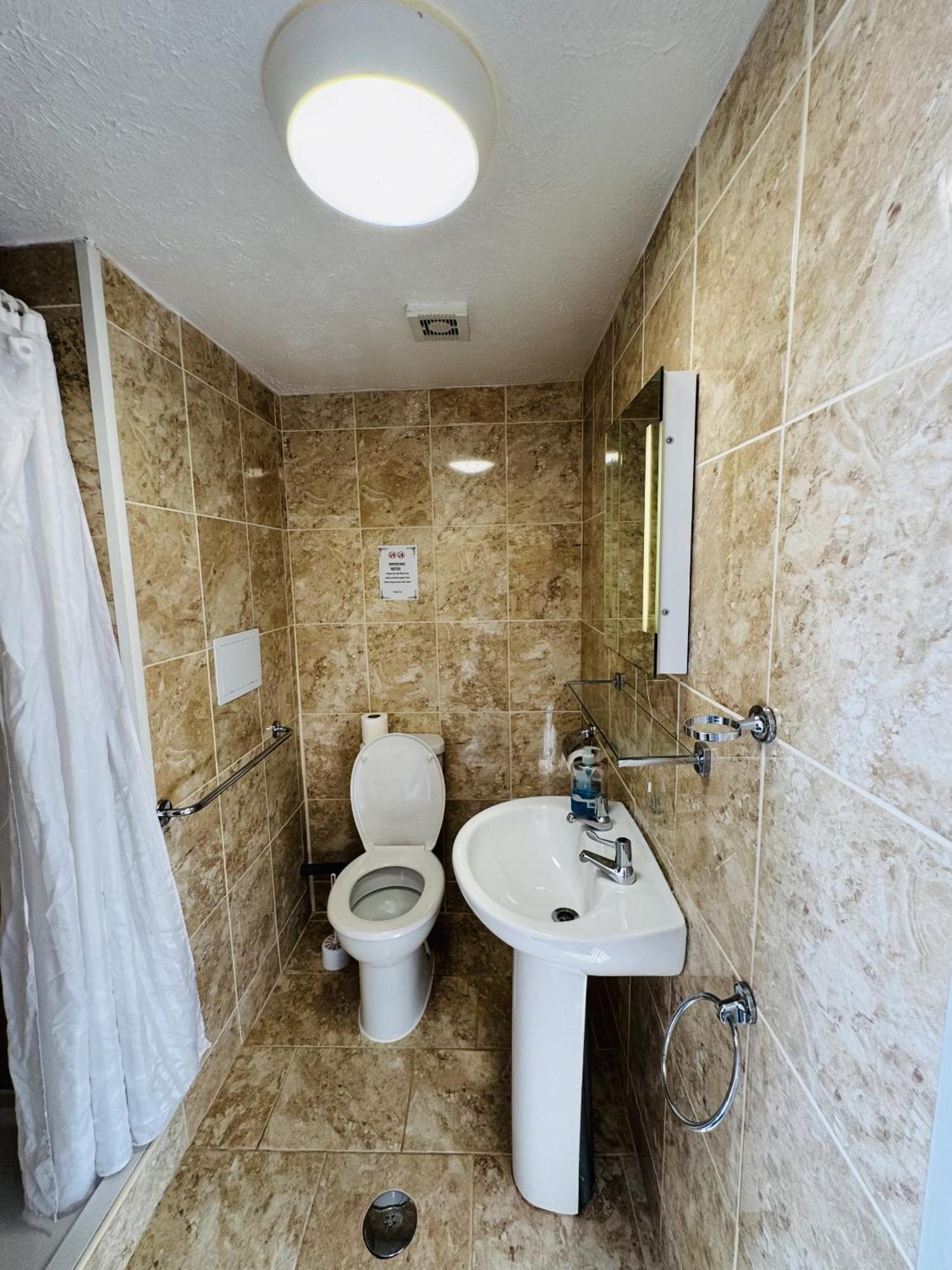 Carlton Court Hotel AEGON International Pokoj fotografie